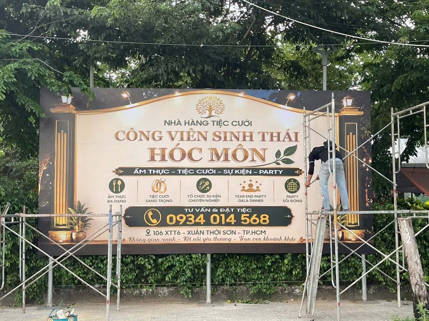 Công viên sinh thái Hóc Môn — thi công bảng Hiflex khổ lớn ngoài trời.
